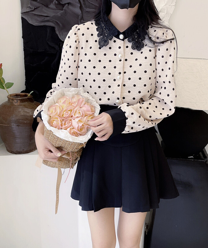 New in autumn! [Timely rain] Korean style ins retro polka-dot design niche French lace doll shirt 07059# WPL
