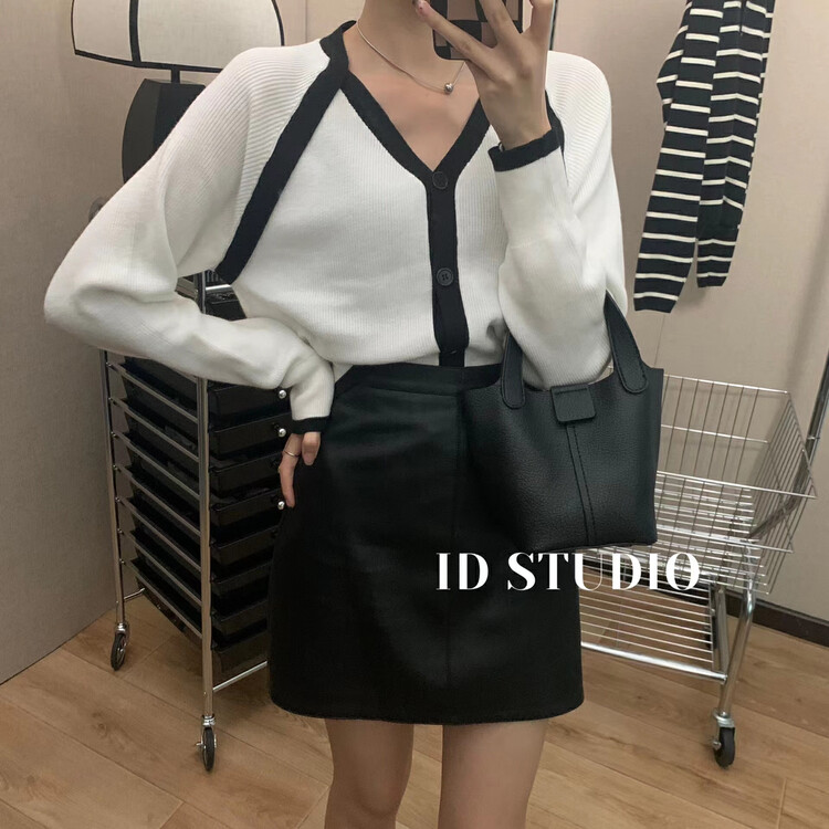 New in autumn! [I-D] Korean V-neck fake two-piece shirt 3173# L