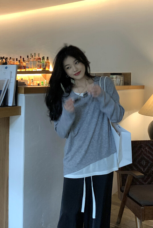 [11AN] Fake two-piece contrast color U-neck long-sleeved T-shirt A6871