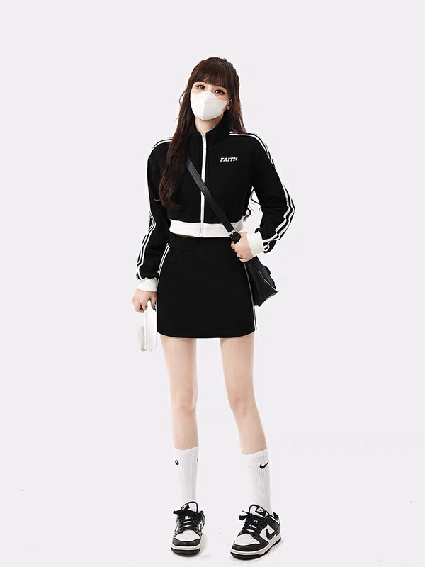 New in autumn! [KIKI STUDIO] two-piece suit with contrasting letters and stitching short jacket + casual skirt 6479# HJY