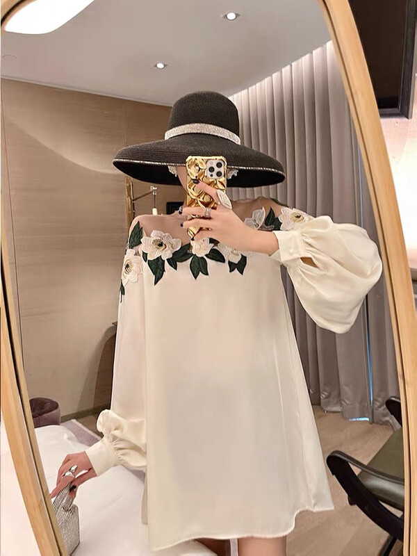 New in autumn!【KIKI STUDIO】Fashion embroidered round neck dress 6713# HJY