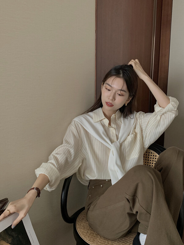 [MISS] Korean version of simple striped all-match shirt Y8902