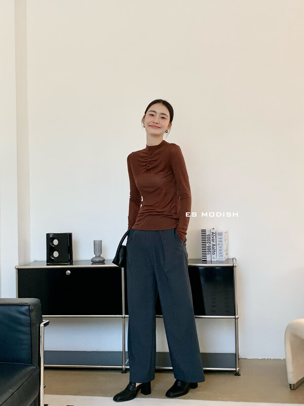 New in autumn!【ES MODISH】Solid color pleated stand-up collar slim fit warm sweater BL1832# CQW