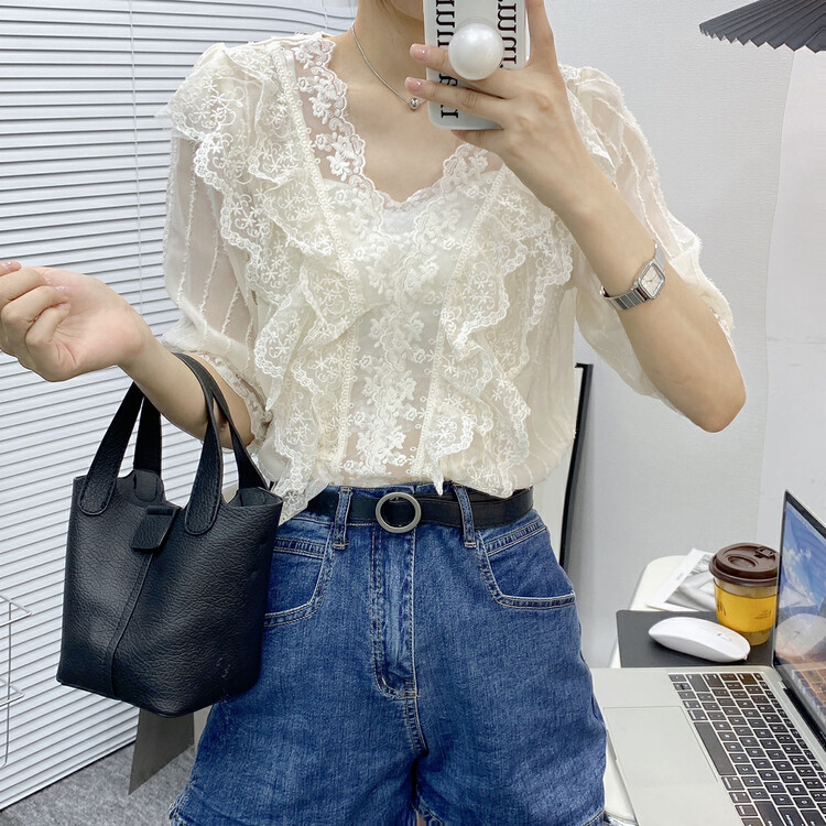 【I-D】Korean V-Neck Lace Shirt 89587# L