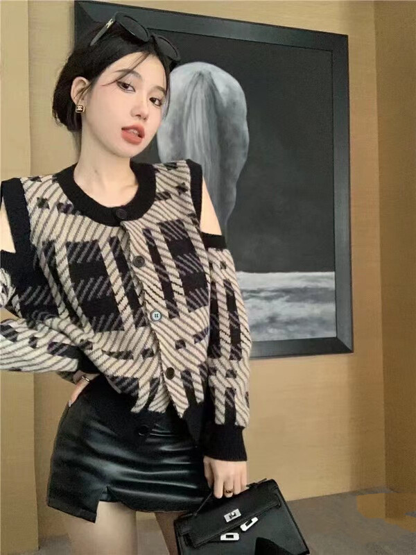 New in autumn! [MI] Temperament Xiaoxiangfeng off-the-shoulder plaid warm sweater 1415# PCZ