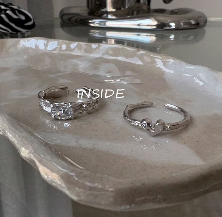 【INSIDE】Korean version of simple square diamond small love ring (with box random) J3459# ZXL