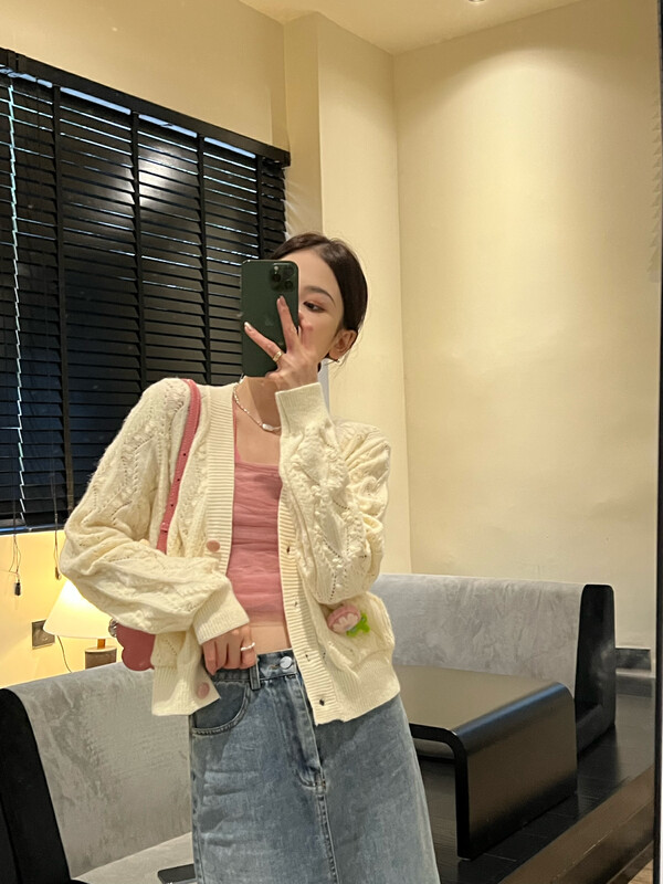 New in autumn! [FEIMAO (YIMAO)] Fashionable three-dimensional small flower knitted cardigan Z-3006# LSL
