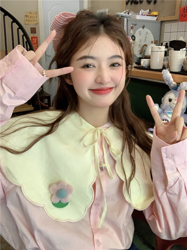 New in autumn! [Timely rain] Sweet design with contrasting color ruffles doll collar three-dimensional flower decoration shirt (with detachable collar) 20887# WPL