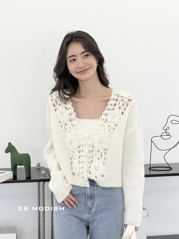 New in autumn!【ES MODISH】Gentle crocheted hollow V-neck warm sweater JK1882# CQW