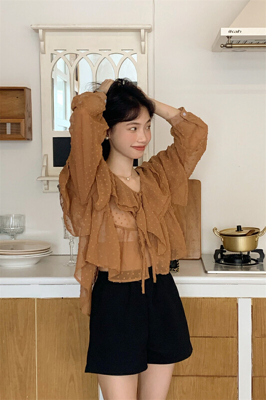 New in early autumn! [Timely rain] Hanfeng ins sweet design sense V-neck niche ruffled shirt AU5279# WPL