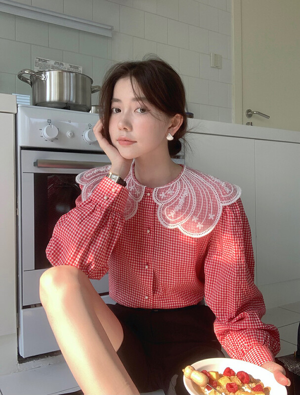 New in early autumn! [Timely rain] Korean ins retro lace embroidered doll collar shirt AF258# WPL
