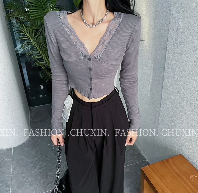 Autumn is new! [C.X original heart] solid color lace stitching design buttoned short sweater -6573# WTT