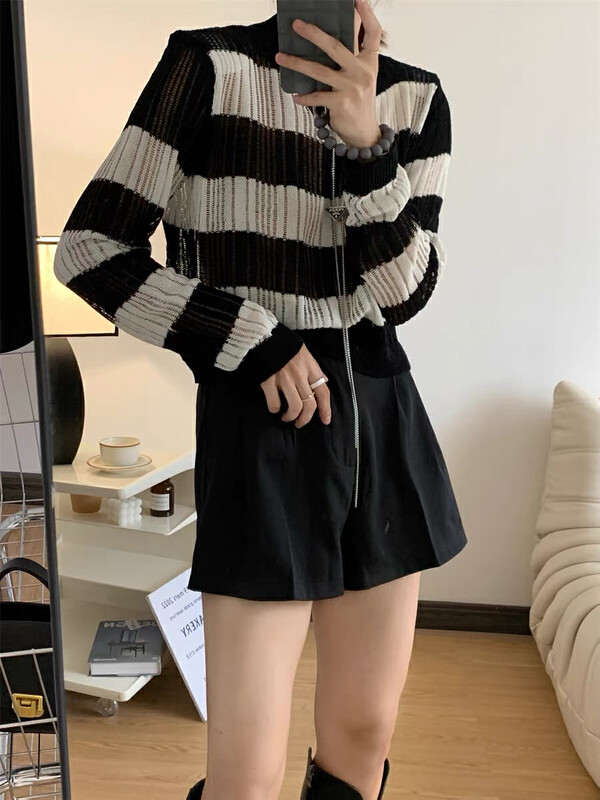 New in autumn! [KIKI STUDIO] Hong Kong-style hollow pullover sweater (with detachable necklace) 6538# HJY