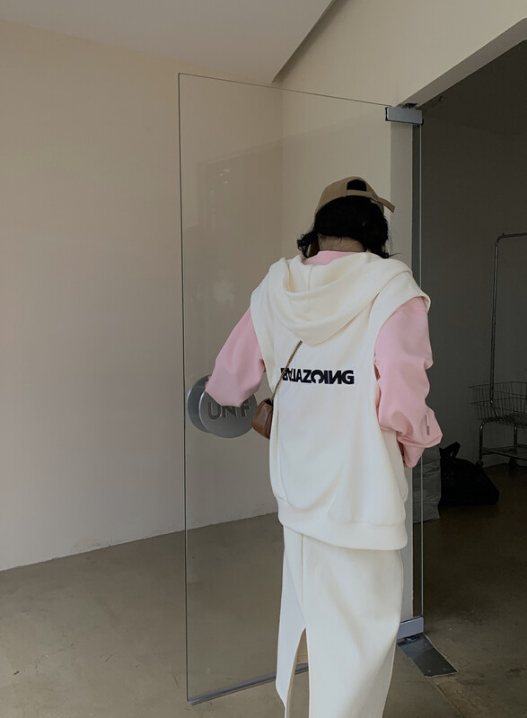 [11AN] Letter Embroidered Hooded Vest A6983