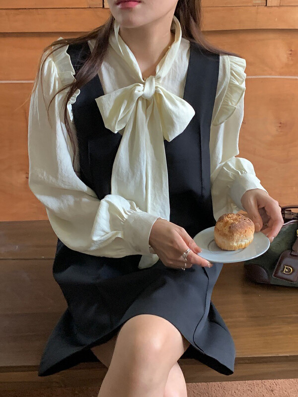 Autumn is new! [Timely rain] Korean lace-up bow shirt + loose and slim vest skirt two-piece suit F199# WPL