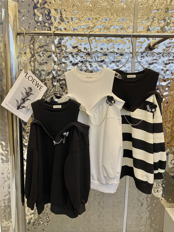 New in autumn! [Yayiro] striped loose shoulder-length sweater (with detachable flowers) 2636# GYJ