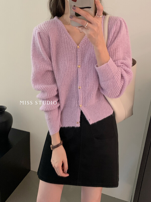 【MISS】Korean Characteristic Small Heart Button Sweater Cardigan Knit Sweater C0917