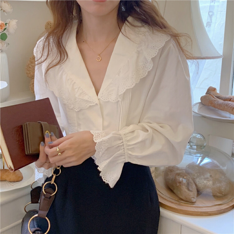 Autumn is new! [Timely rain] Korean style ins French retro sweet lace edge stitching large collar loose shirt 77955# WPL
