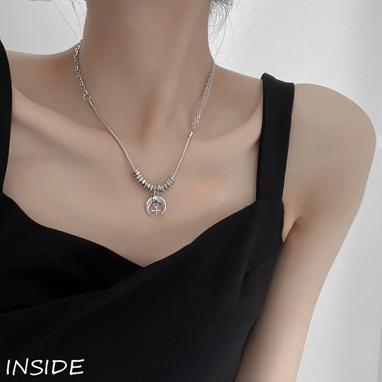 [INSIDE] Korean minimalist, cold and delicate half moon star short necklace (with box randomly distributed) X3511# ZXL