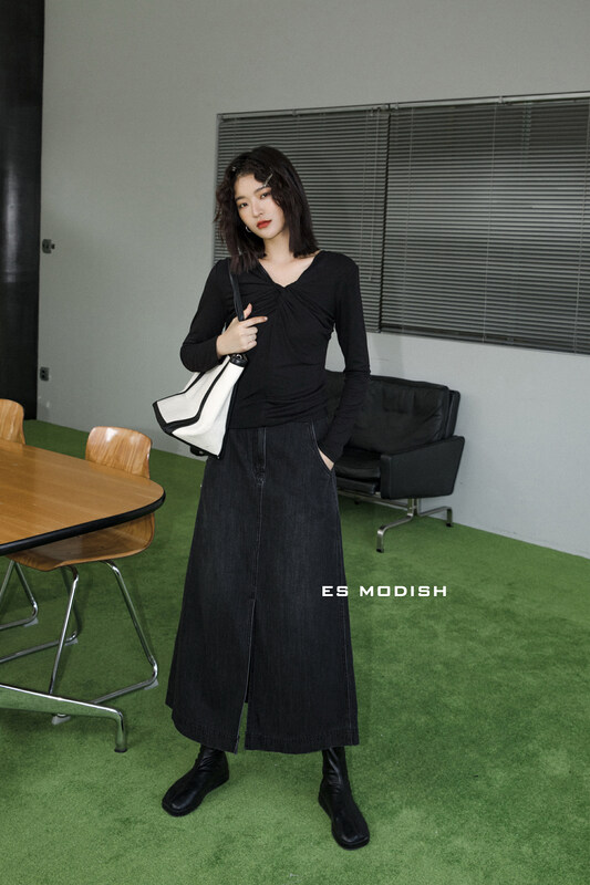 New in early autumn!【ES MODISH】Cross kink V-neck slim long-sleeved T-shirt BL1777# CQW
