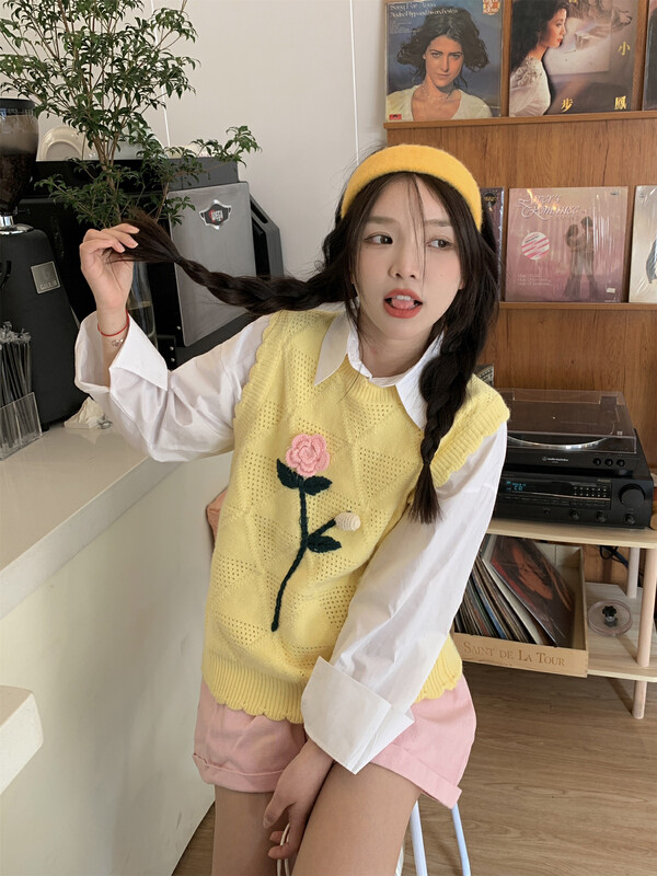 Autumn models are new! [Timely rain] Korean ins sweet design sense heavy industry three-dimensional flower vest 04255# WPL