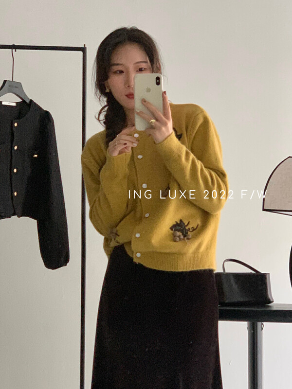 【ING】Lazy style three-dimensional flower cardigan sweater w3821