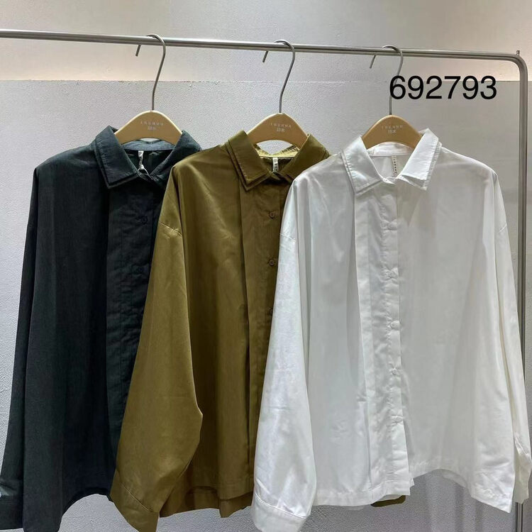 New in autumn! [TWENTY printed wood] single-breasted simple and comfortable shirt 692798# L