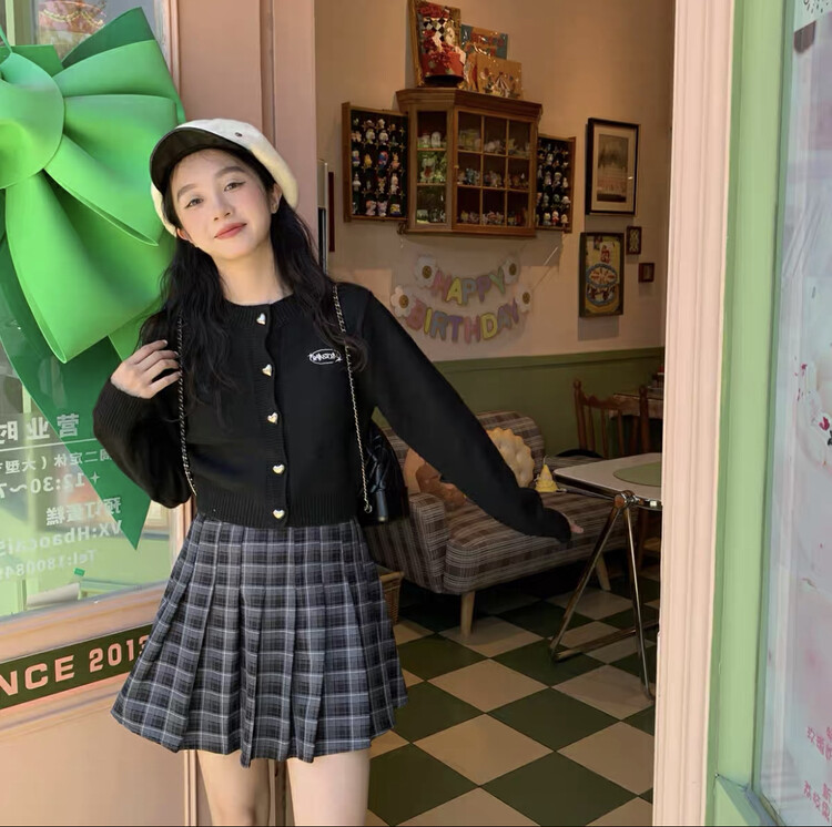 New in autumn!【LAB EEDA】Fashion casual short love button warm sweater W3647# OZQ