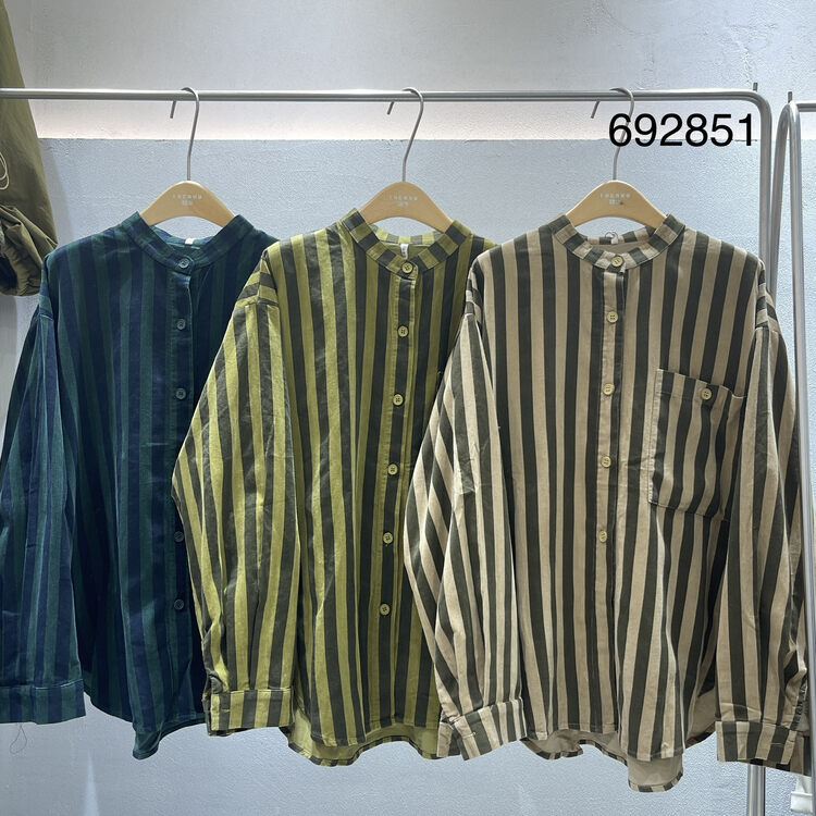 New in autumn! [TWENTY printed wood] single-breasted striped loose shirt 692851# L