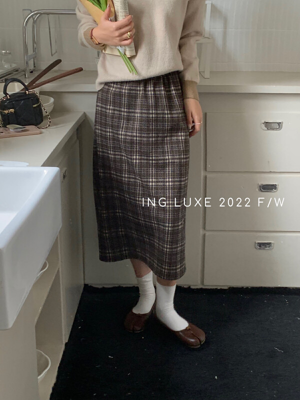 Original price 43.99! [ING] Retro woolen loose straight plaid skirt 8125