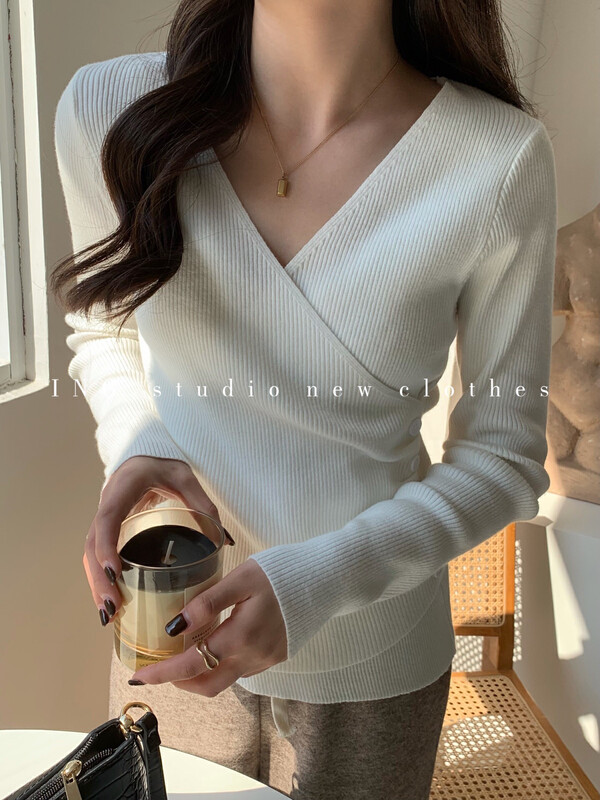 Original price 43.99! [ING] Korean version of the Western style side button slim V-neck sweater w3342