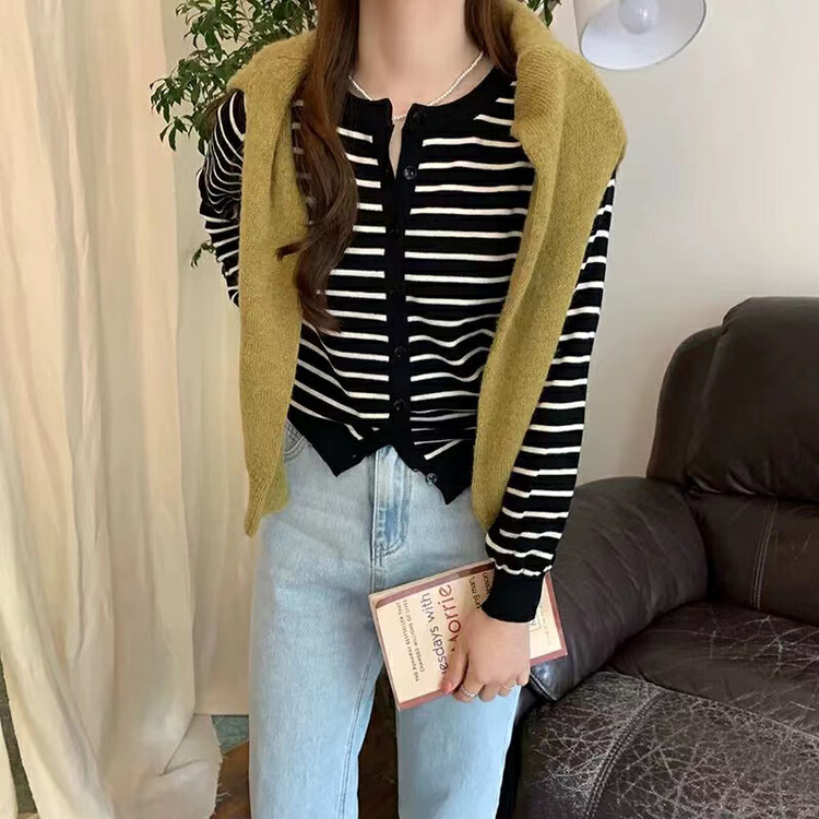 New in autumn! [Fire Music] Gentle style Korean button-down knitted sweater 1324# WTT