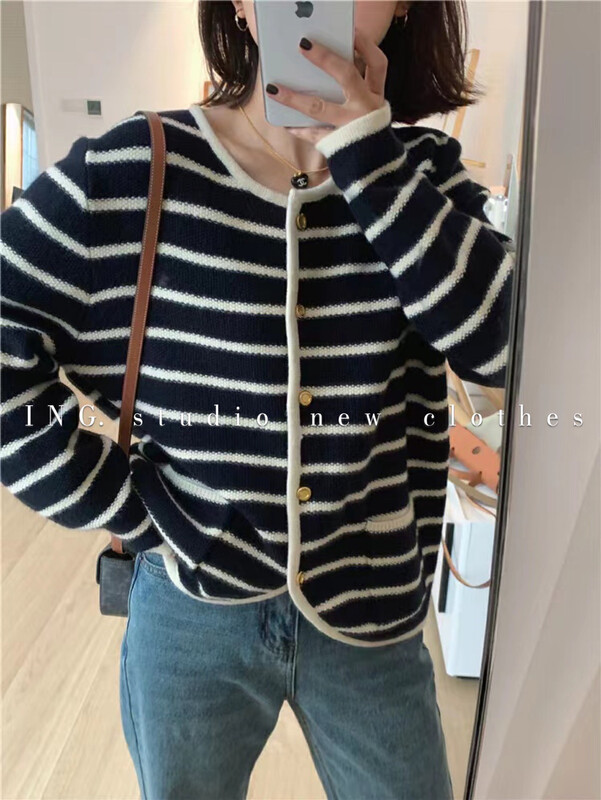 【ING】French temperament striped round neck lazy sweater w3640