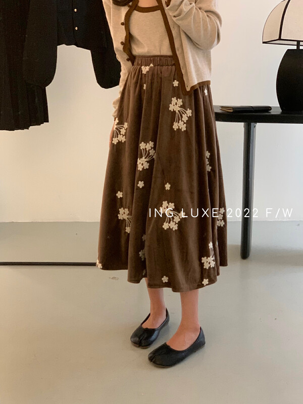 【ING】All-match elastic waist embroidered skirt 8161