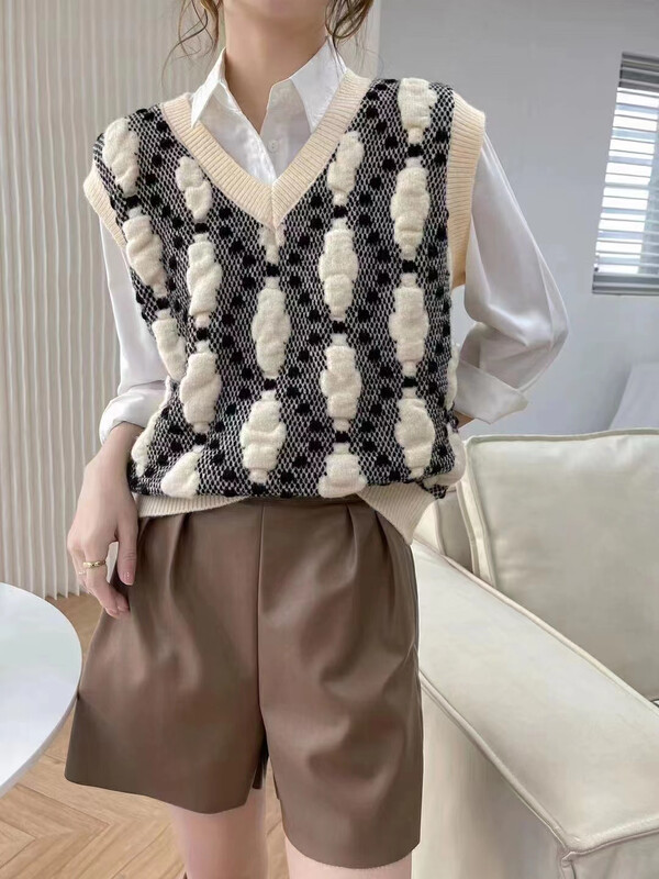 New in autumn! [Fire Music] Retro Hong Kong-style V-neck sleeveless waistcoat and headband loose three-dimensional pattern knitted vest 1369# WTT