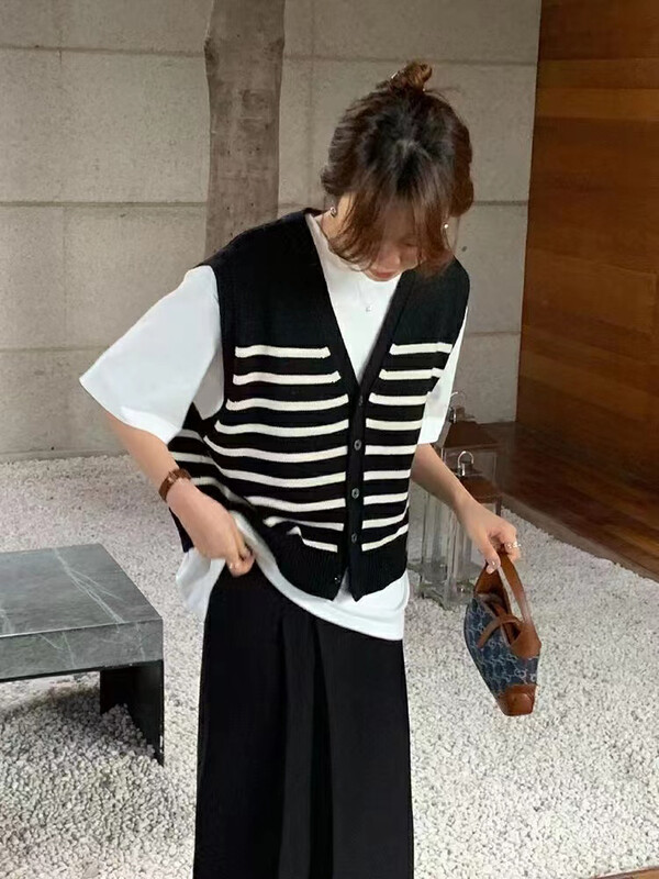 New in autumn! [Fire Music] Loose contrasting striped sleeveless vest 1372# WTT
