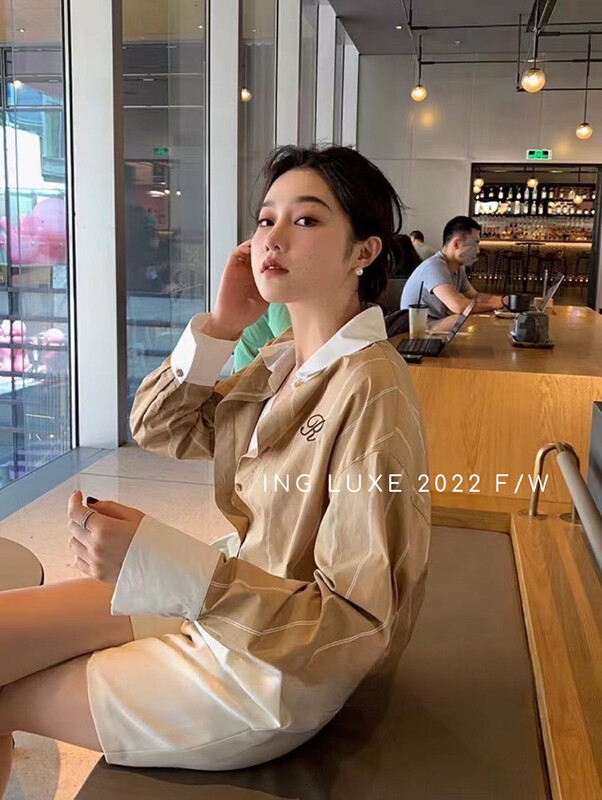 【ING】Korean version of retro letter embroidery contrast color shirt ING-9350