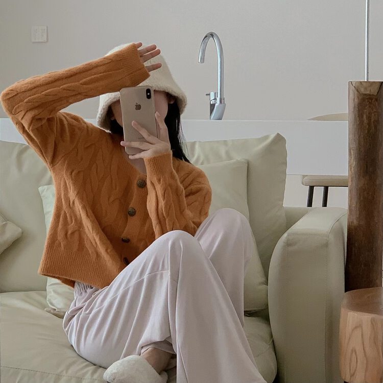 New in autumn! [SUSAN] Korean simple square-neck knitted cardigan 81807# LSW
