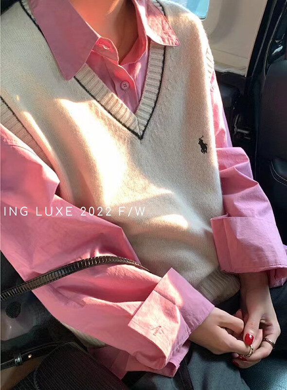 【ING】Korean style all-match embroidered V-neck knitted vest w3700
