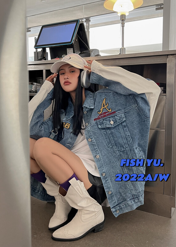 【 FISH YU 】High Street Letter Heavy Industry Embroidered Contrast Color Stitching Washed Denim Jacket 22518# CQW