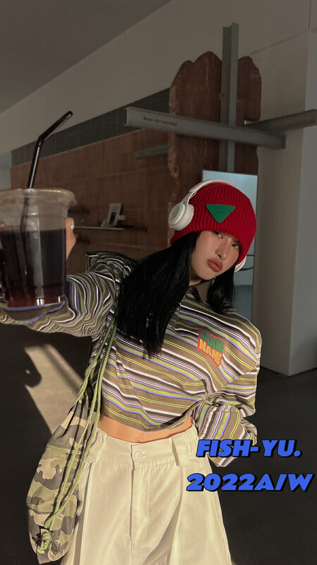 [FISH YU] American retro color strip English foam printing short shoulder pad POLO shirt 22590