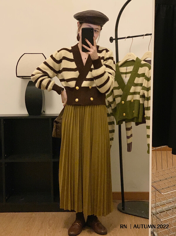 New in autumn! [R N] V-neck striped slim knitted cardigan 83058# L