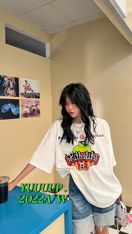 【FISH YU】American retro alphabet football high-density embroidery short-sleeved T-shirt 622502# CQW