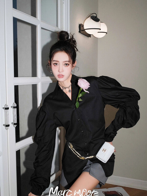 【ALLA EMELIA】Ruffled three-dimensional puff sleeve V-neck court style slim shirt S1979