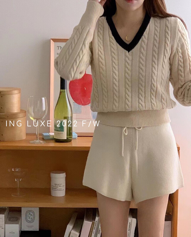 【ING】Korean version of gentle campus V-neck knitted sweater w3709