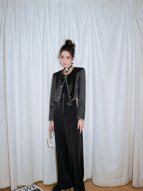 [ALLA EMELIA] Niche Haute Couture Versatile Series Velvet High Waist Design Wide Leg Casual Pants B2130