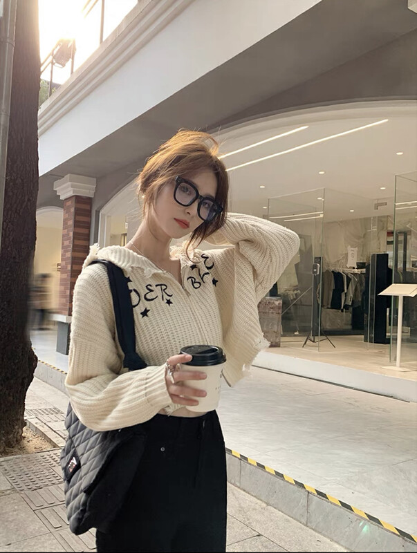 New in autumn!【LAB EEDA】Fashion casual tassel hole knitted cardigan M2013# OZQ