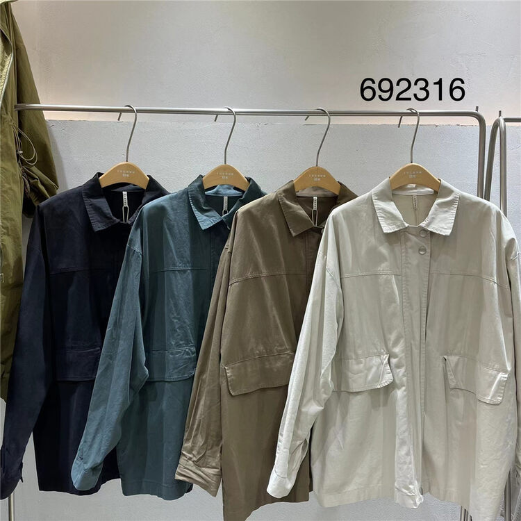 New in autumn! [TWENTY printed wood] loose and comfortable textured short coat 692316# L