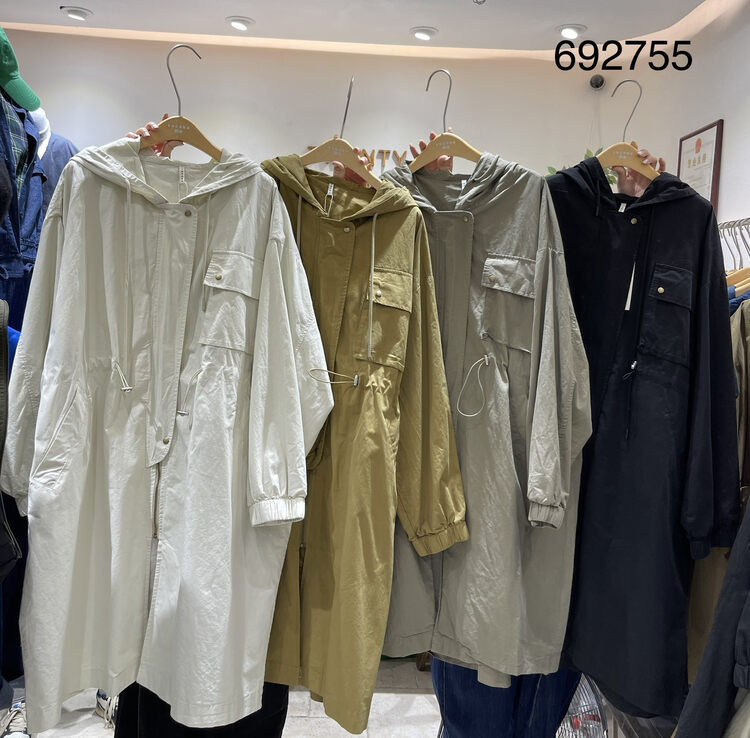 New in autumn! [TWENTY printed wood] hooded loose and comfortable trench coat 692755# L