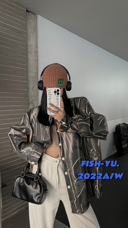 [FISH YU] Design sense irregular letter graffiti print composite PU leather shirt short jacket 22573